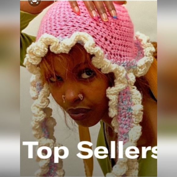 Crochet  peacock feather beanie medium soft satin acrylic yarn new - Picture 6 of 6